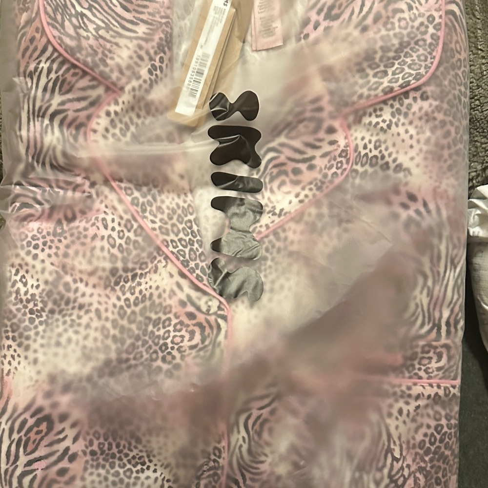 SKIMS Pink and White Pajama Set - Picture 4 of 4